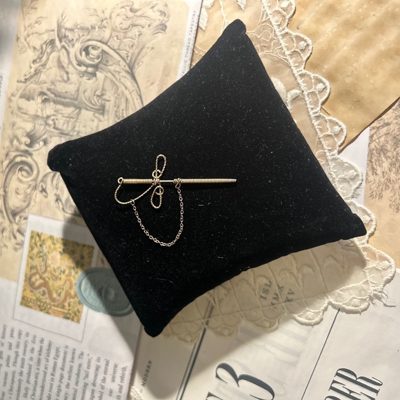 Vintage gold-filled Sword Pin - Picture 3 of 3